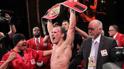 Robert Garcia celebrando con Gradovich